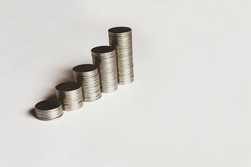 財務(wù)審計主要審計哪些內(nèi)容？委托財務(wù)審計多少費用？