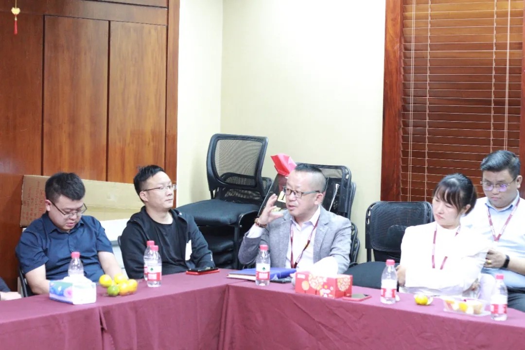 熱烈歡迎深圳市芯片行業協會蒞臨君林集團交流座談! 熱烈歡迎深圳市芯片行業協會蒞臨君林集團交流座談!