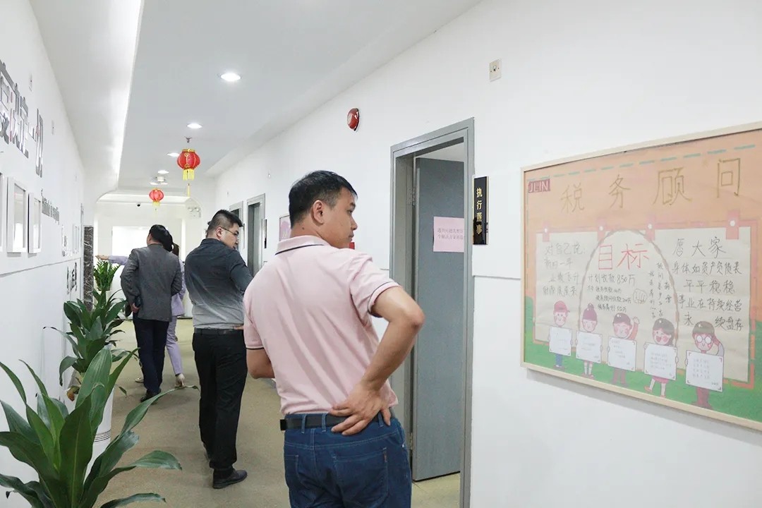 熱烈歡迎深圳市芯片行業協會蒞臨君林集團交流座談！