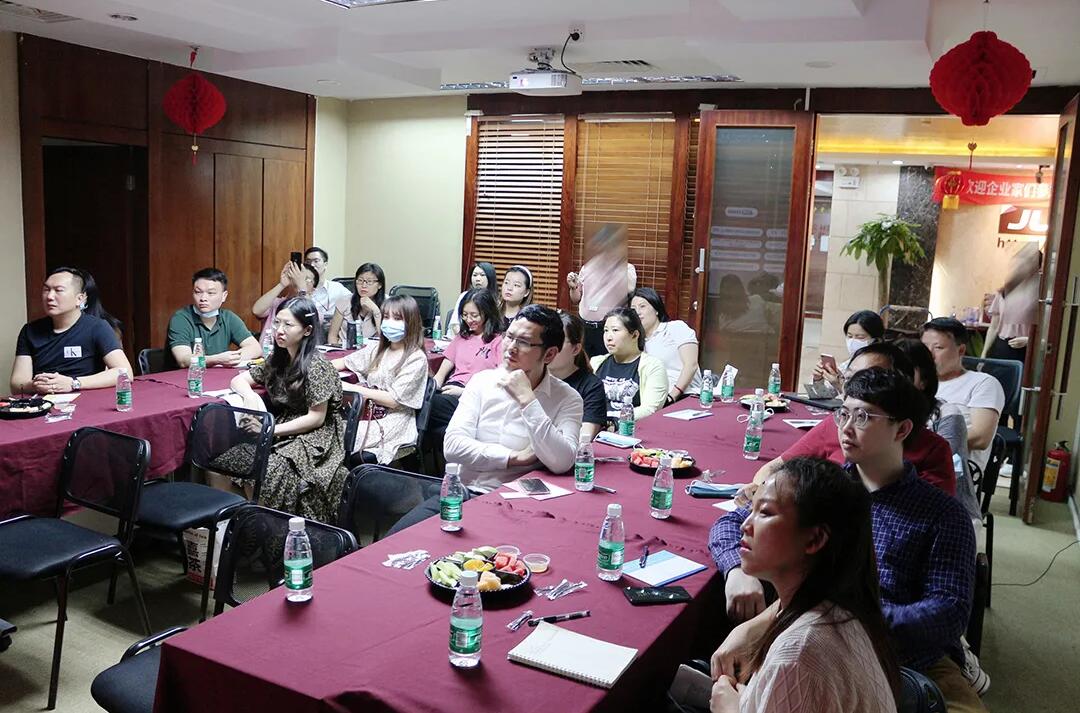 “兩會(huì)政策對(duì)企業(yè)利弊的分析”沙龍圓滿結(jié)束 “兩會(huì)政策對(duì)企業(yè)利弊的分析”沙龍圓滿結(jié)束