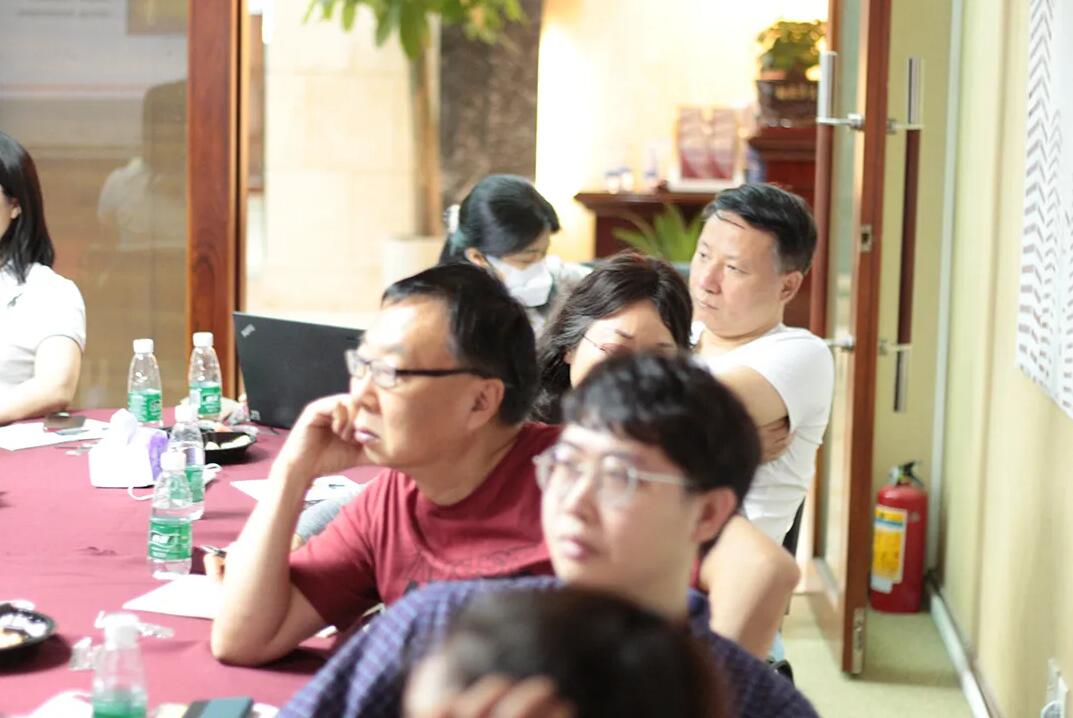 “兩會(huì)政策對(duì)企業(yè)利弊的分析”沙龍圓滿結(jié)束 “兩會(huì)政策對(duì)企業(yè)利弊的分析”沙龍圓滿結(jié)束