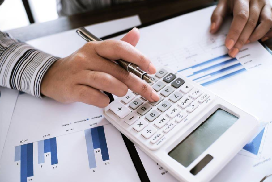 合理的籌劃方案，幫助企業渡過財稅難關。