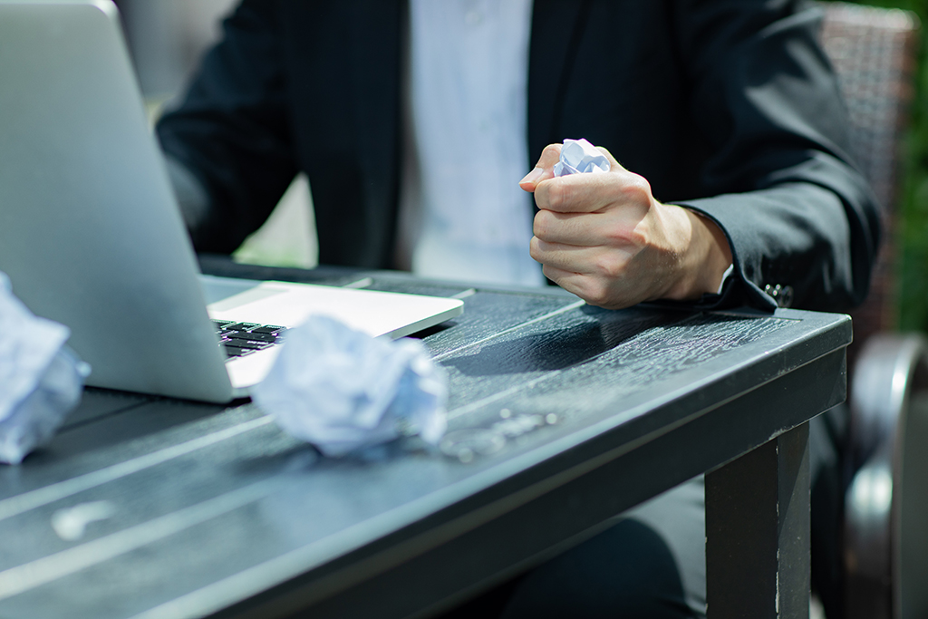 代辦香港開戶的公司：從選擇到實操，全方位解析