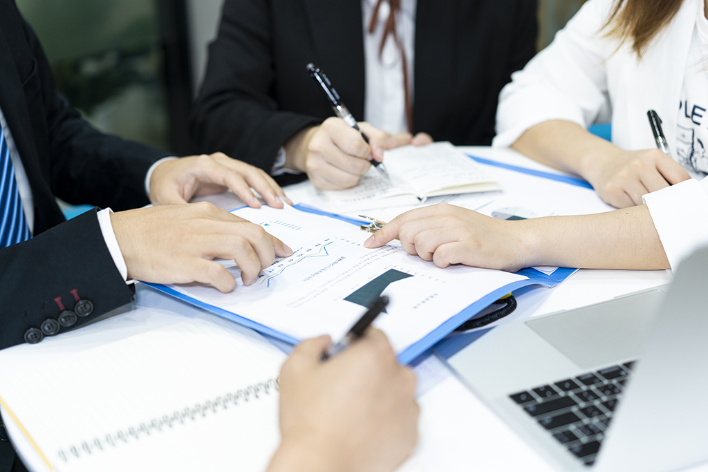 千庫網(wǎng)_商務(wù)辦公討論會議攝影圖_攝影圖編號80138 (1) 千庫網(wǎng)_商務(wù)辦公討論會議攝影圖_攝影圖編號80138 (1)