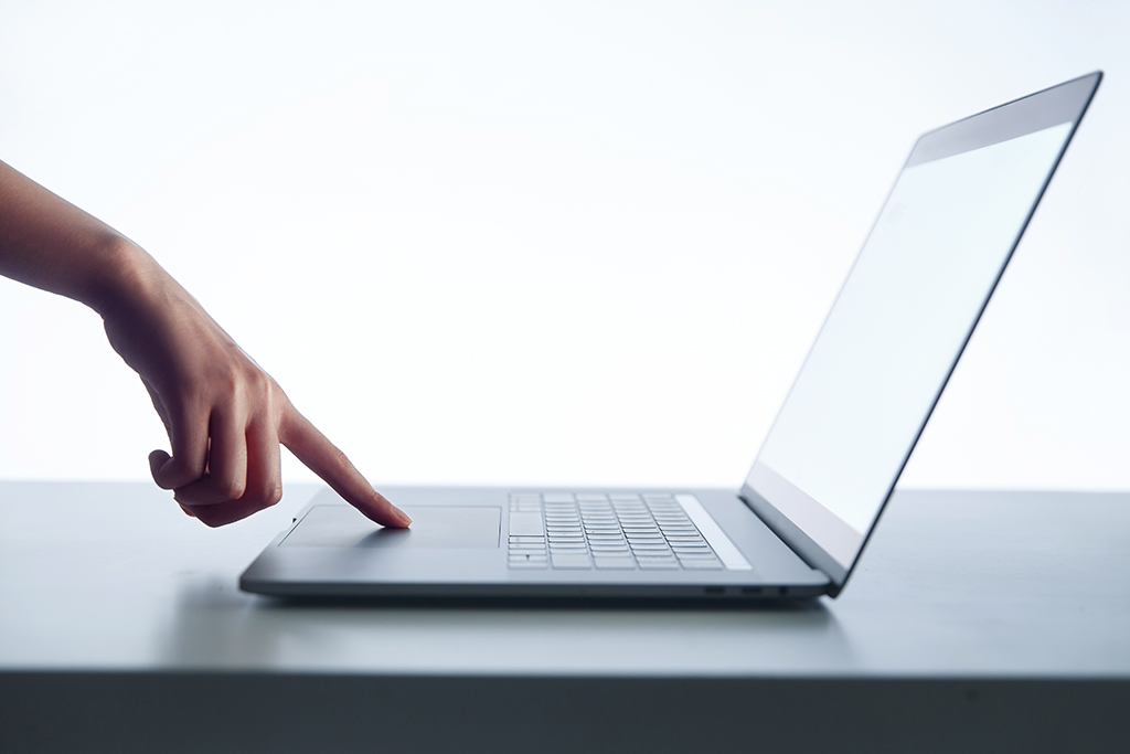 英國vs開曼群島公司注冊全解析：留學生實操指南與風險避坑